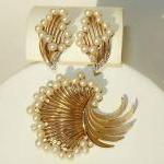 Vintage Trifari Demi Parure..